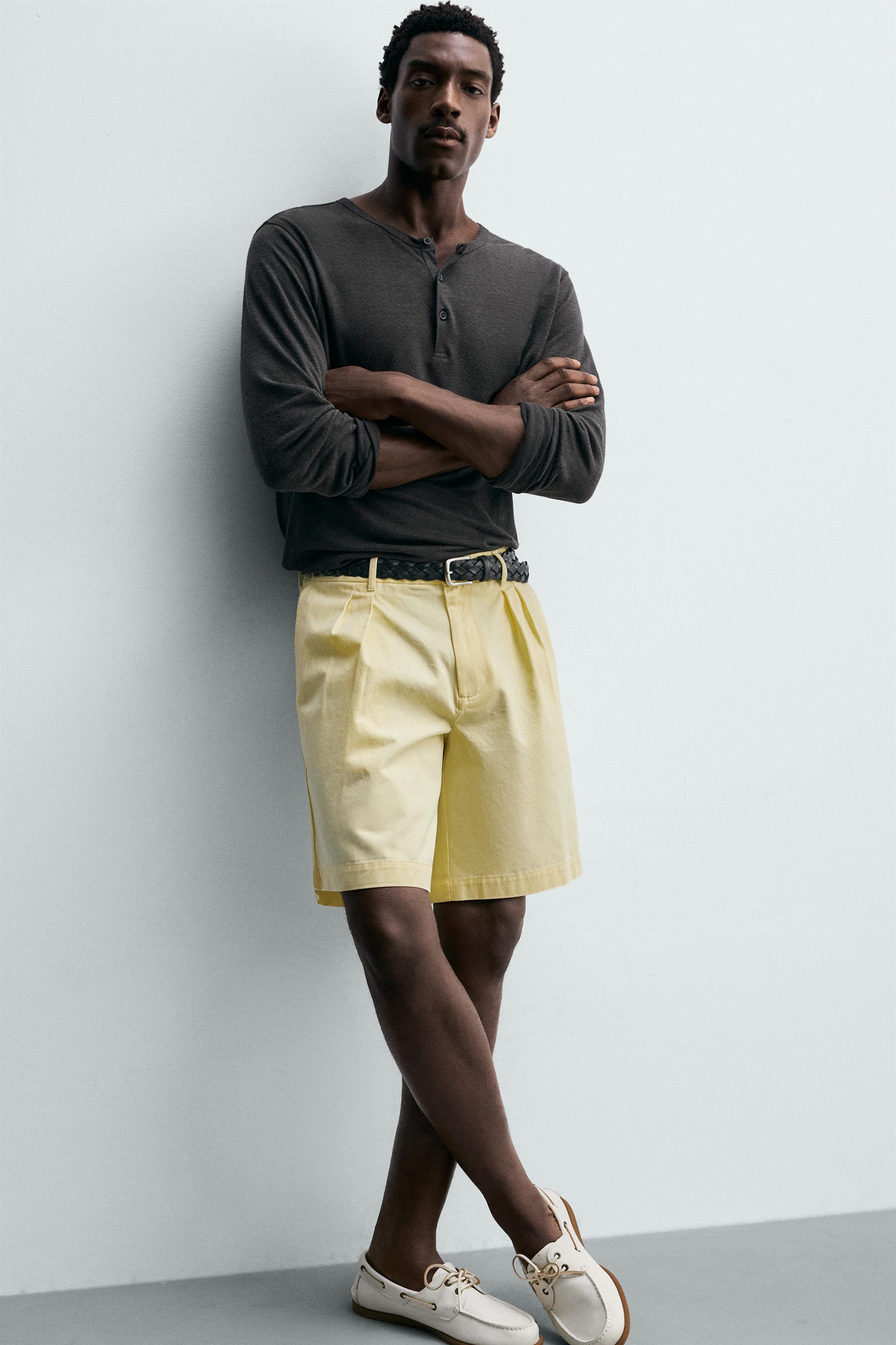 RELAXED FIT PLEATED SHORTS
